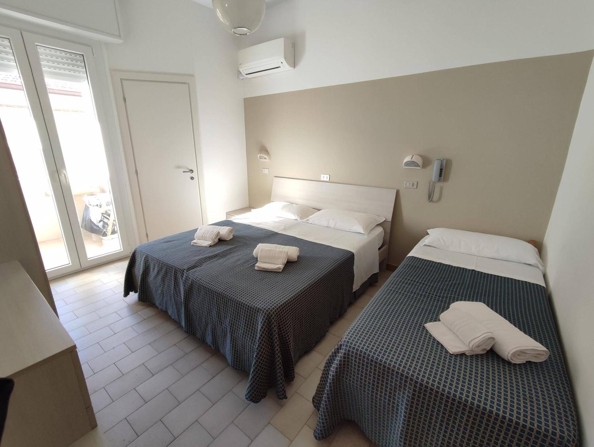 Hotel Atlas Gabicce Mare Esterno foto