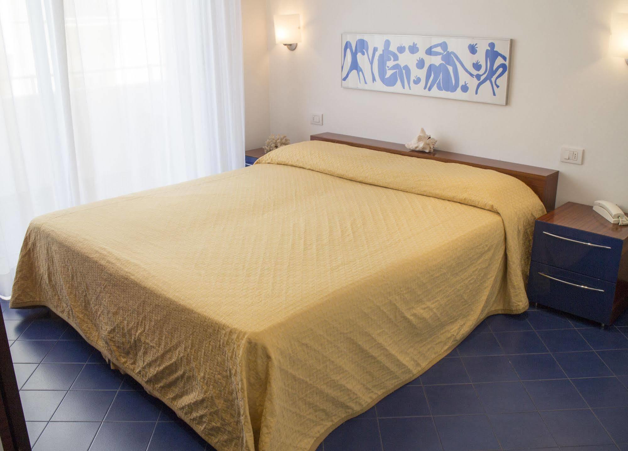 Hotel Atlas Gabicce Mare Esterno foto